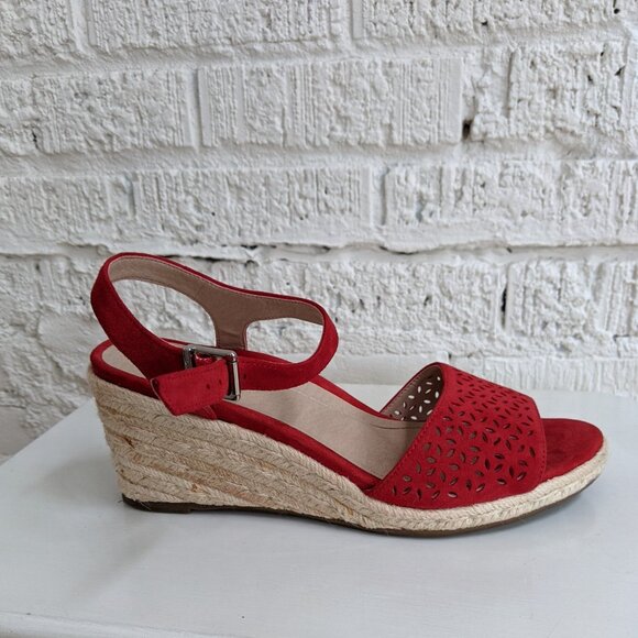 VIONIC RED ESPADRILLE SANDALS LIKE NEW SIZE 9.5 - Picture 1 of 8
